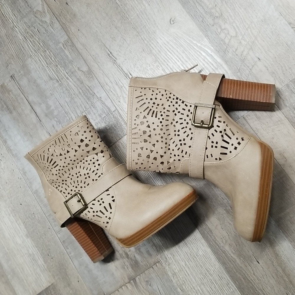 Fun Booties - Picture 2 of 4